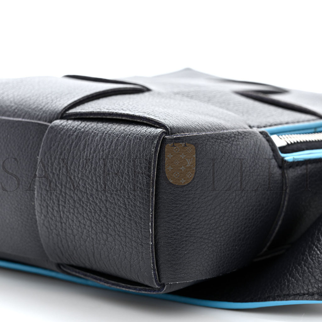 bo*te*ga Ve*ne*ta grained calfskin intreccio mini cassette sling bag deep blue pool (20*15*5cm)